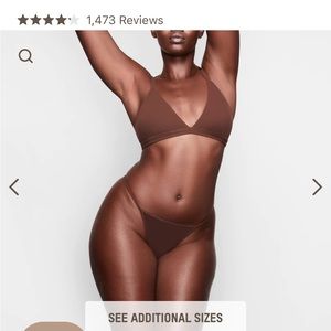 Skims fits everybody triangle bralette